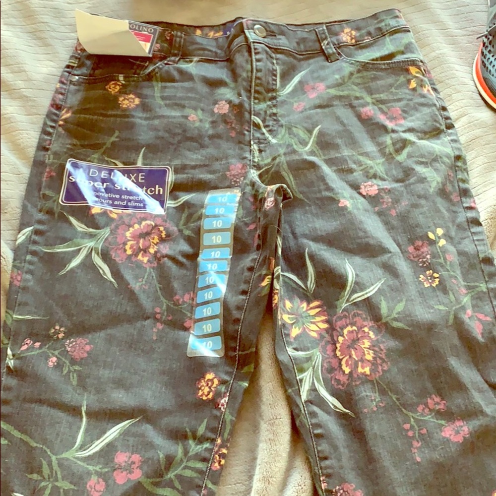 Floral pants size L in women’s